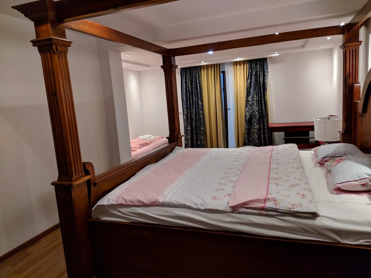 Отель Hotel and Restaurant Abas Плав