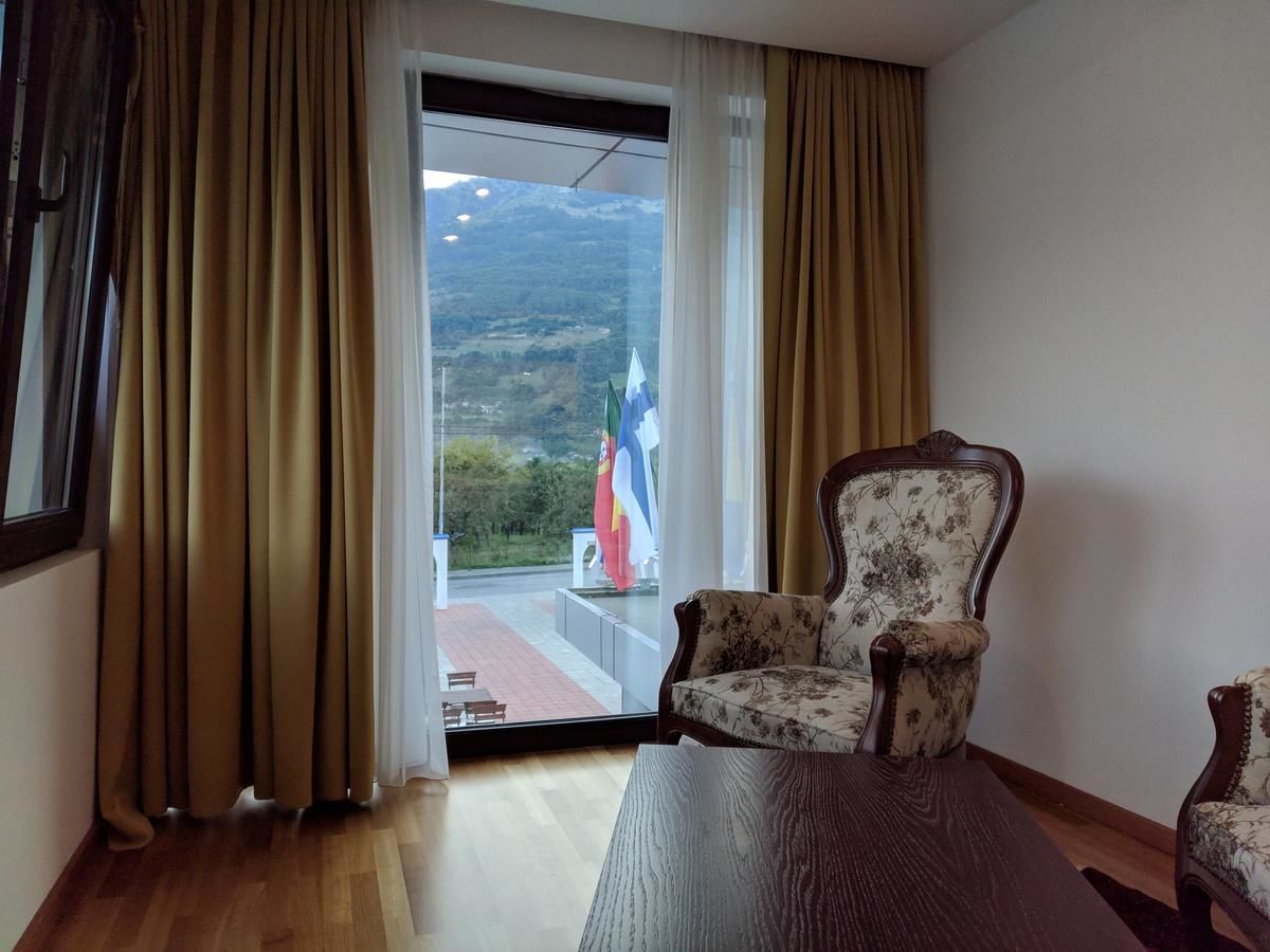 Отель Hotel and Restaurant Abas Плав-28