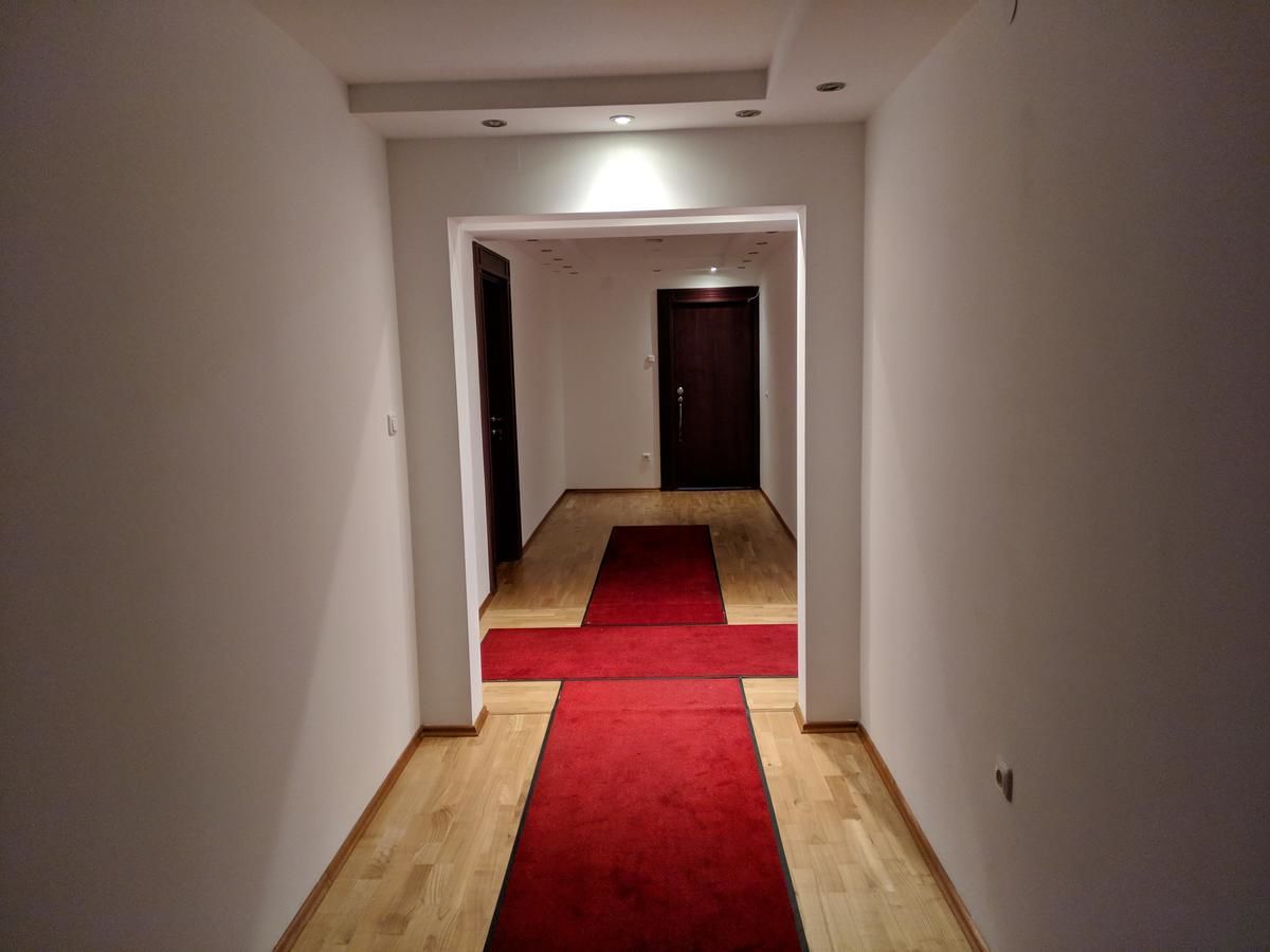 Отель Hotel and Restaurant Abas Плав-31