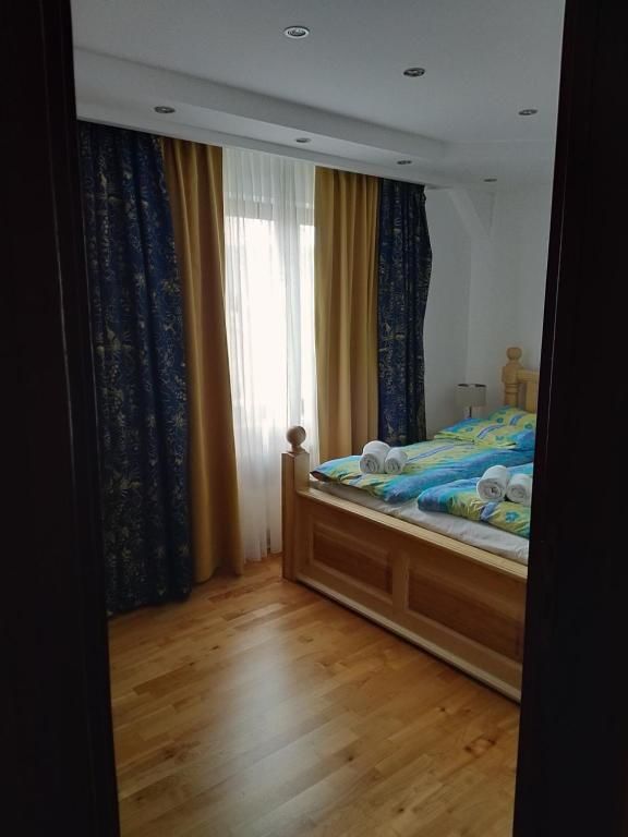 Отель Hotel and Restaurant Abas Плав