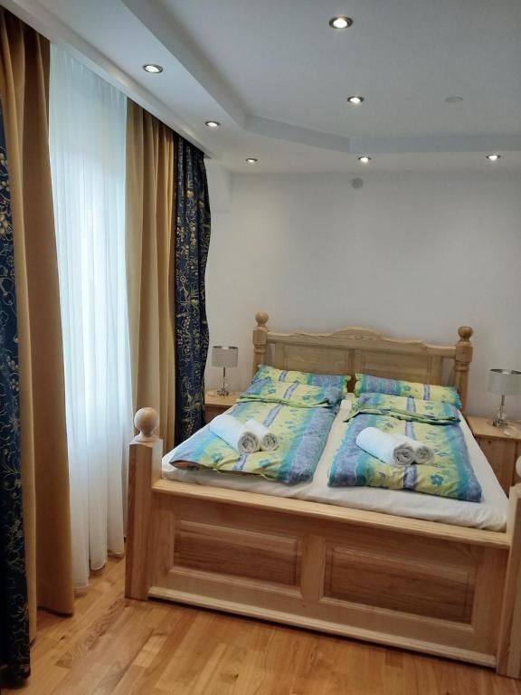 Отель Hotel and Restaurant Abas Плав