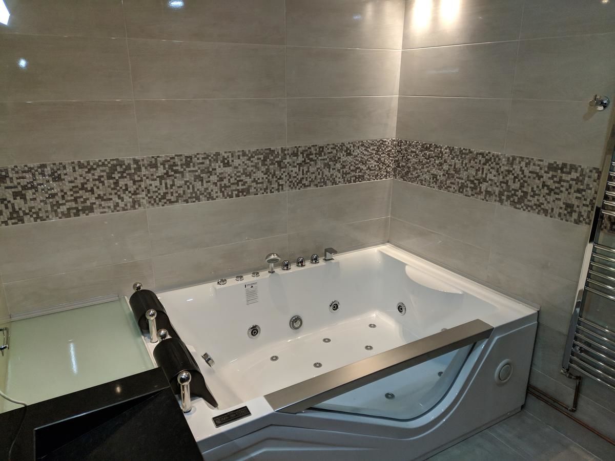 Отель Hotel and Restaurant Abas Плав