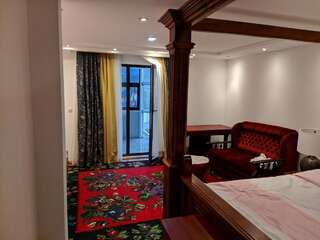 Отель Hotel and Restaurant Abas Плав Двухместный номер Делюкс с 1 кроватью и балконом-5