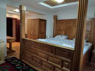 Отель Hotel and Restaurant Abas Плав Номер Делюкс-1