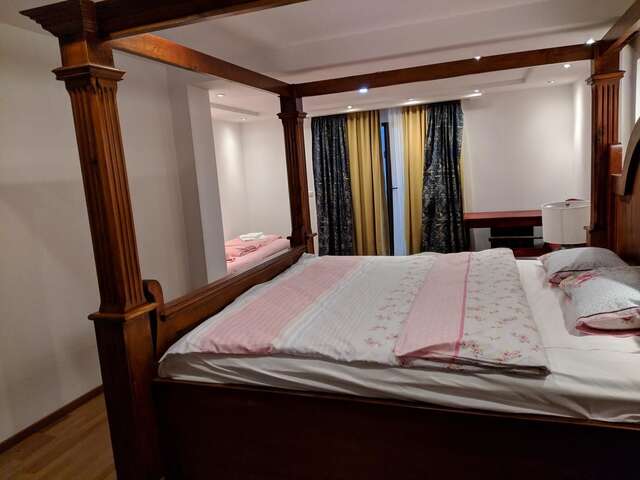 Отель Hotel and Restaurant Abas Плав-21