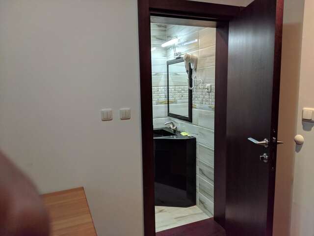 Отель Hotel and Restaurant Abas Плав-4