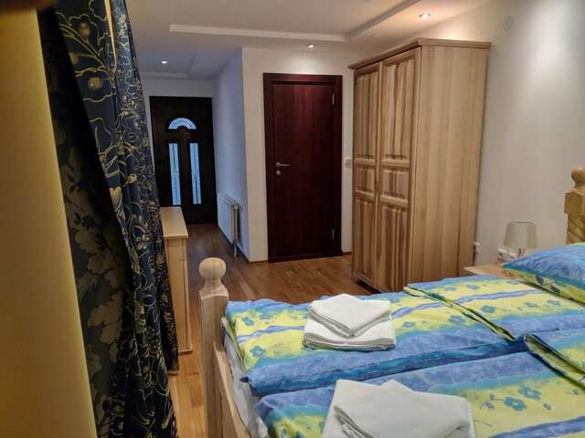 Отель Hotel and Restaurant Abas Плав-25