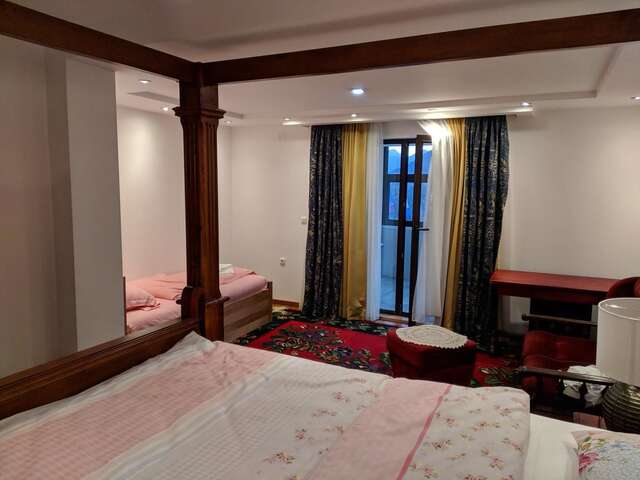 Отель Hotel and Restaurant Abas Плав-34