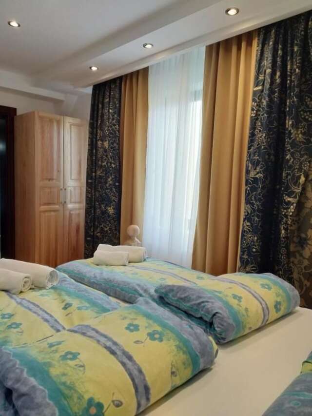 Отель Hotel and Restaurant Abas Плав-47